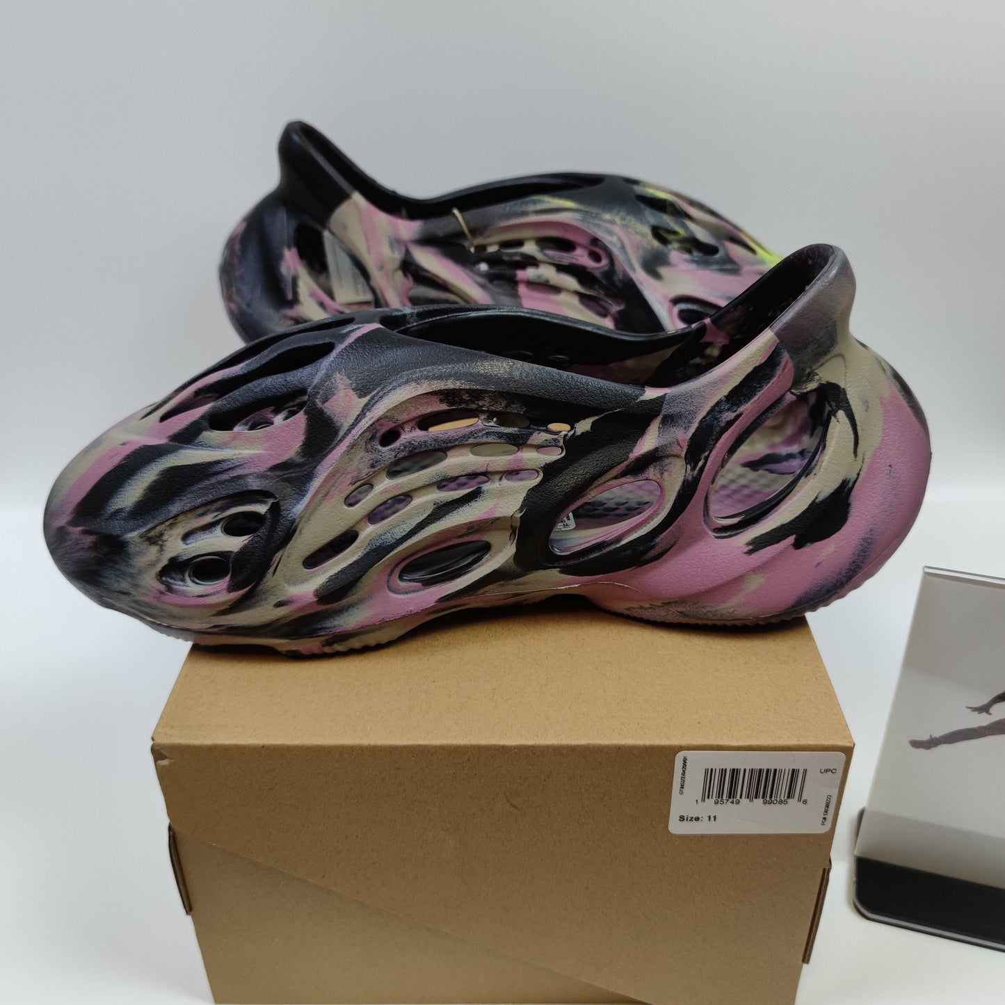 Adidas Originals Yeezy Foam Runner "MX Carbon" IG9562 - Fashion Sneaker1818