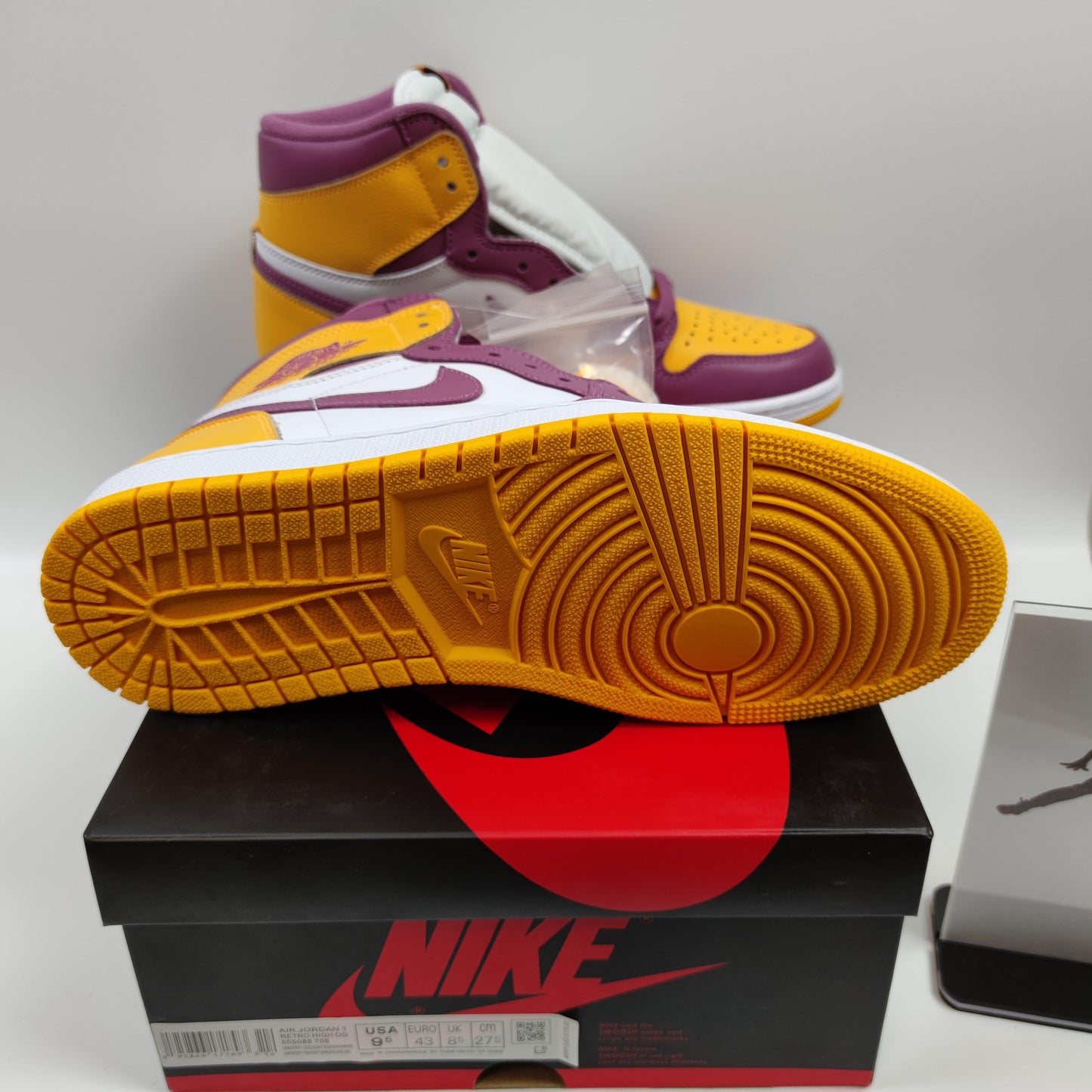 Air Jordan 1 Retro High OG "University Gold and Light Bordeaux" 555088-706 - Fashion Sneaker1818