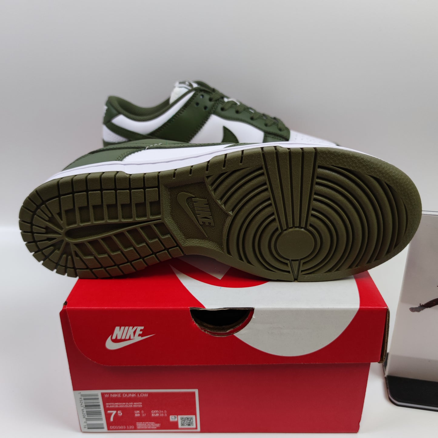Nike Dunk Low "Medium Olive" DD1503-120 - Fashion Sneaker1818