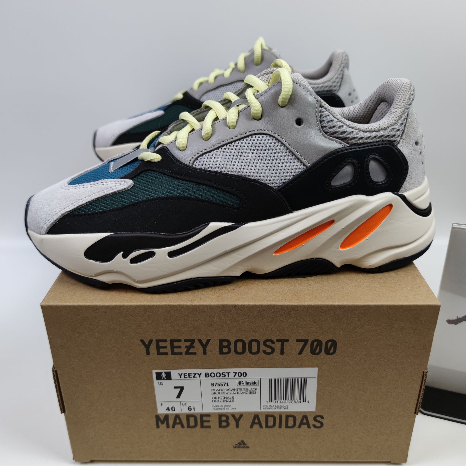Yeezy 700 - Fashion Sneaker1818