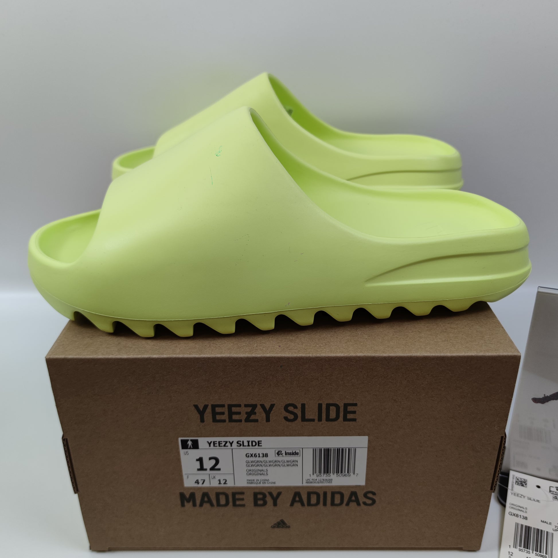 Adidas Originals Yeezy Slide "Glow Green" GX6138 - Fashion Sneaker1818