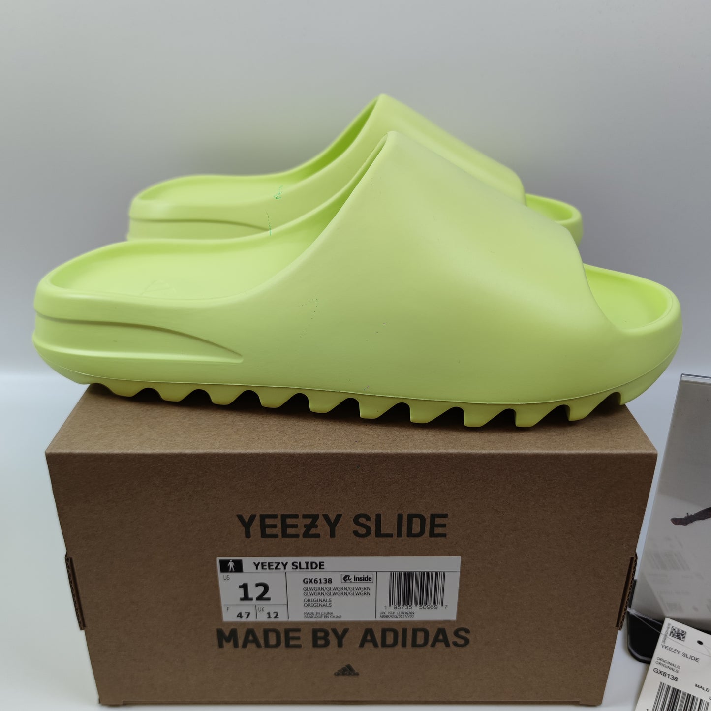 Adidas Originals Yeezy Slide "Glow Green" GX6138 - Fashion Sneaker1818