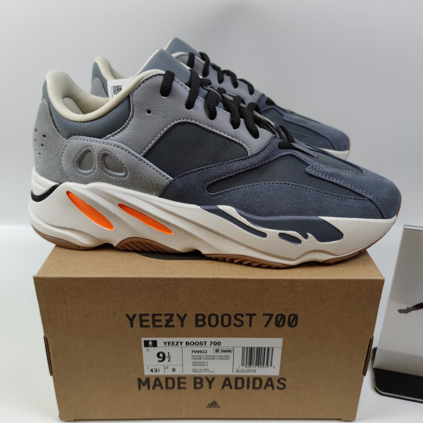 Adidas Originals Yeezy Boost 700 "Magnet" FV9922 - Fashion Sneaker1818