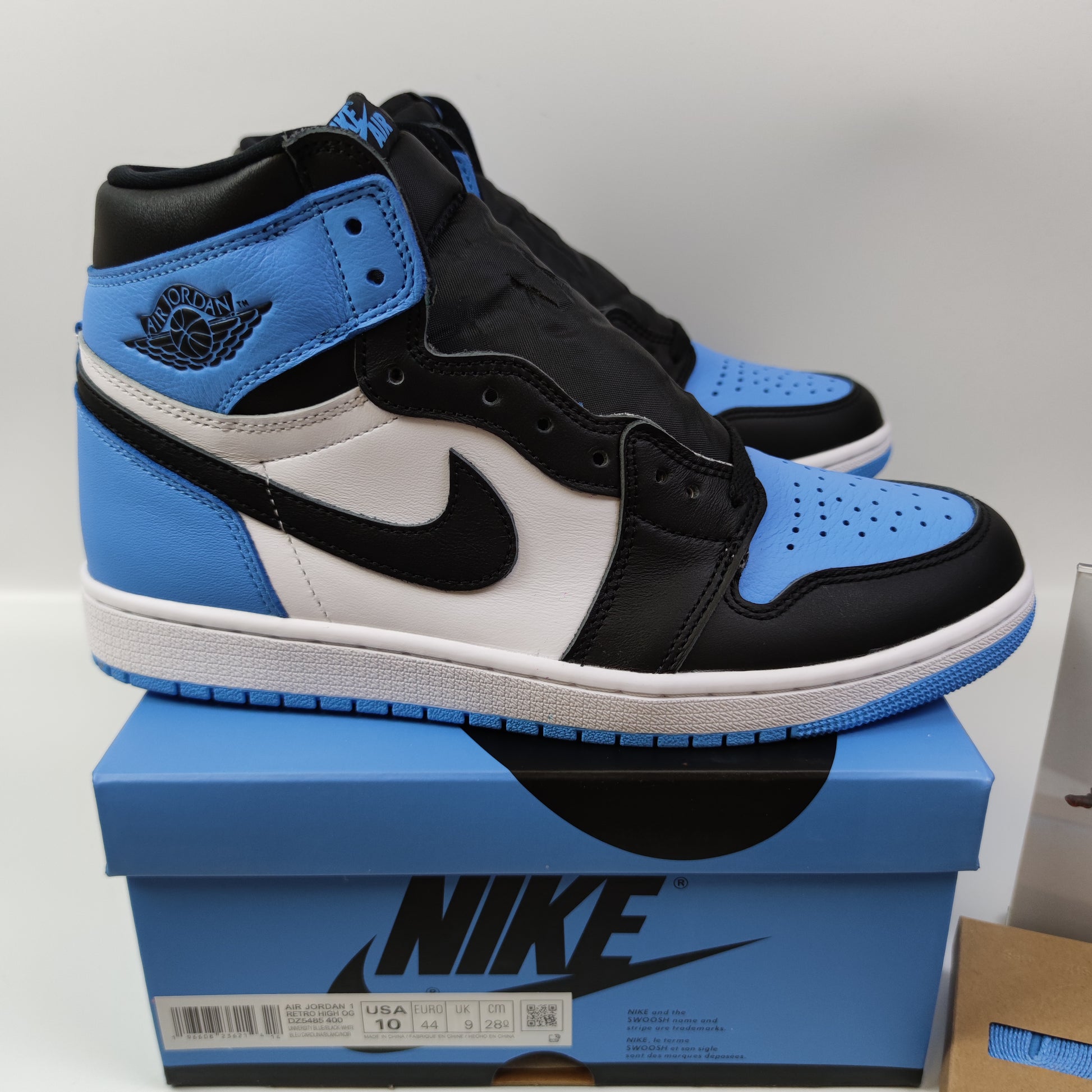 Air Jordan 1 High OG "University Blue" DZ5485-400 - Fashion Sneaker1818