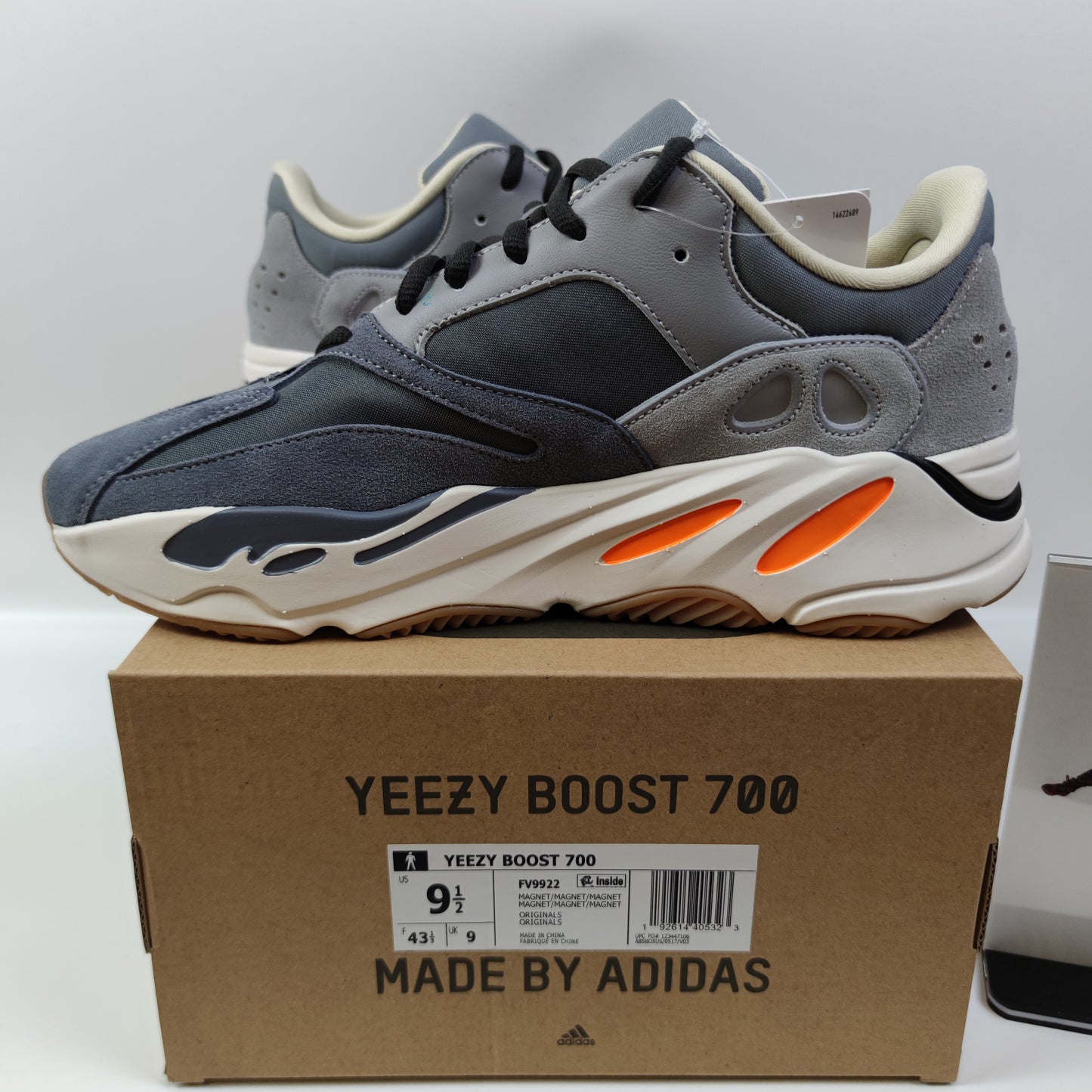 Adidas Originals Yeezy Boost 700 "Magnet" FV9922 - Fashion Sneaker1818