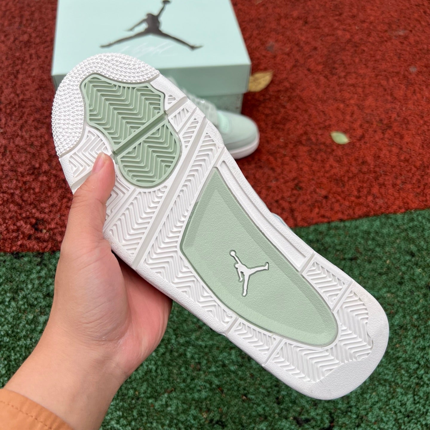 Air Jordan 4 Retro "Seafoam" HV0823-003