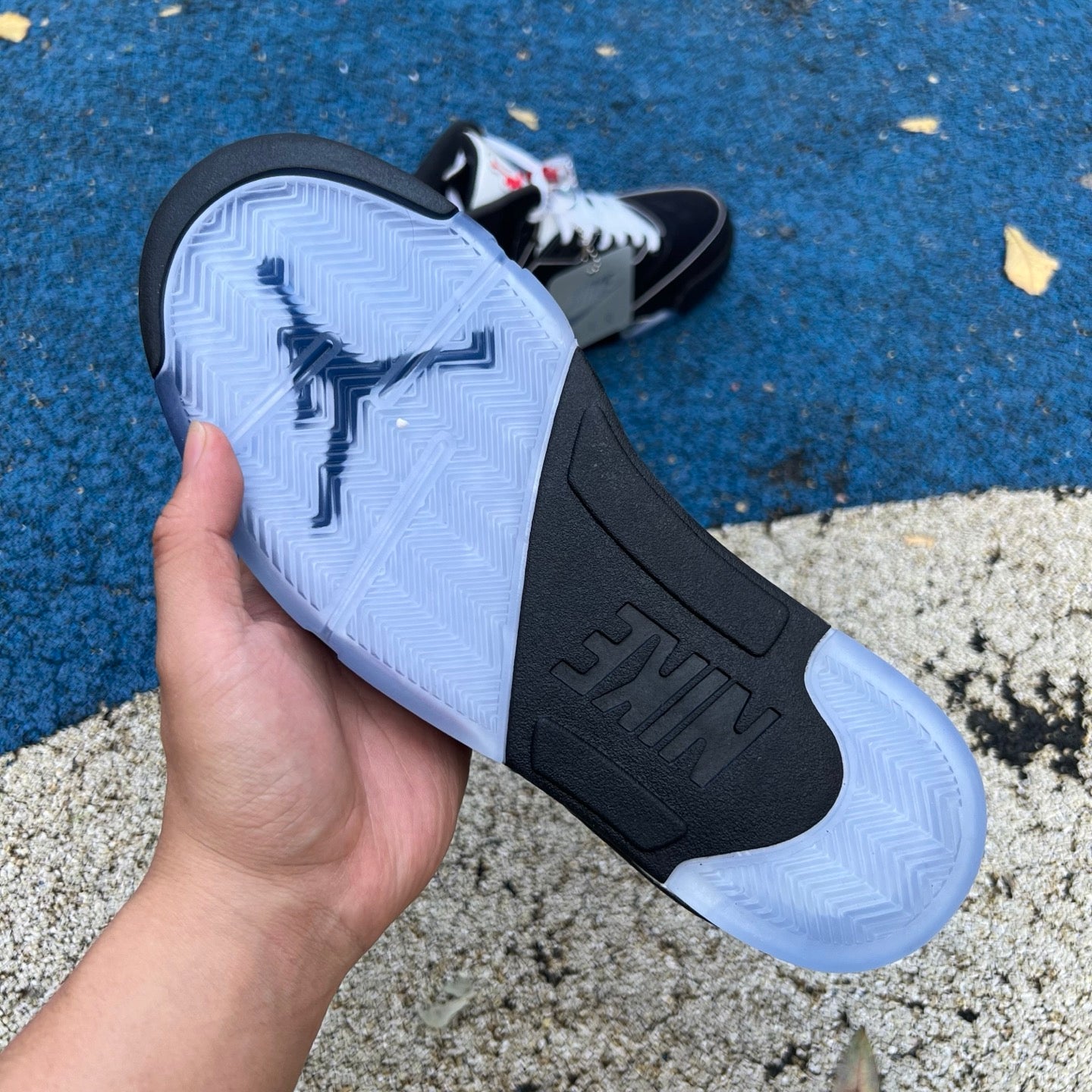 Air Jordan 5 "Black Metallic Reimagined" HF3975-001