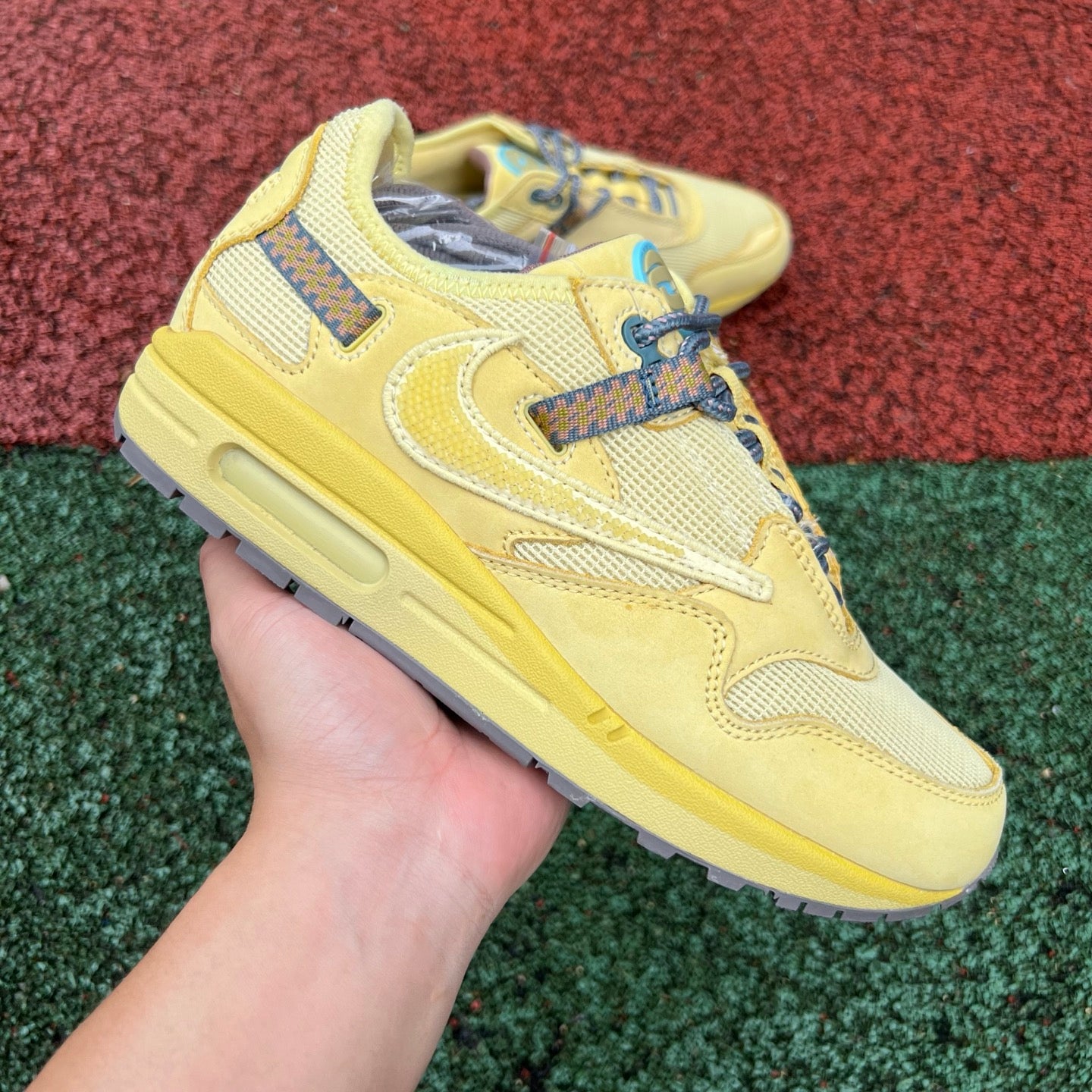Travis Scott x Nike Air Max 1 "saturn gold" DO9392-700