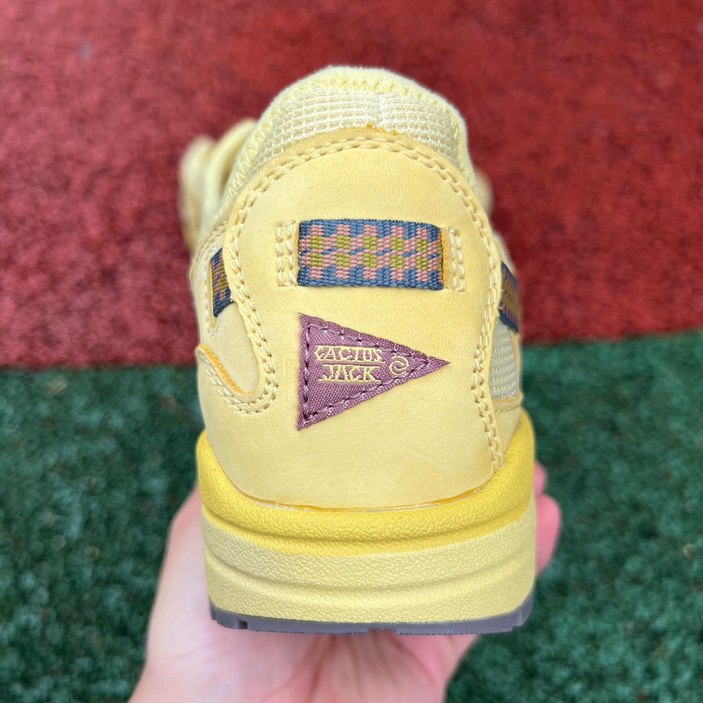 Travis Scott x Nike Air Max 1 "saturn gold" DO9392-700