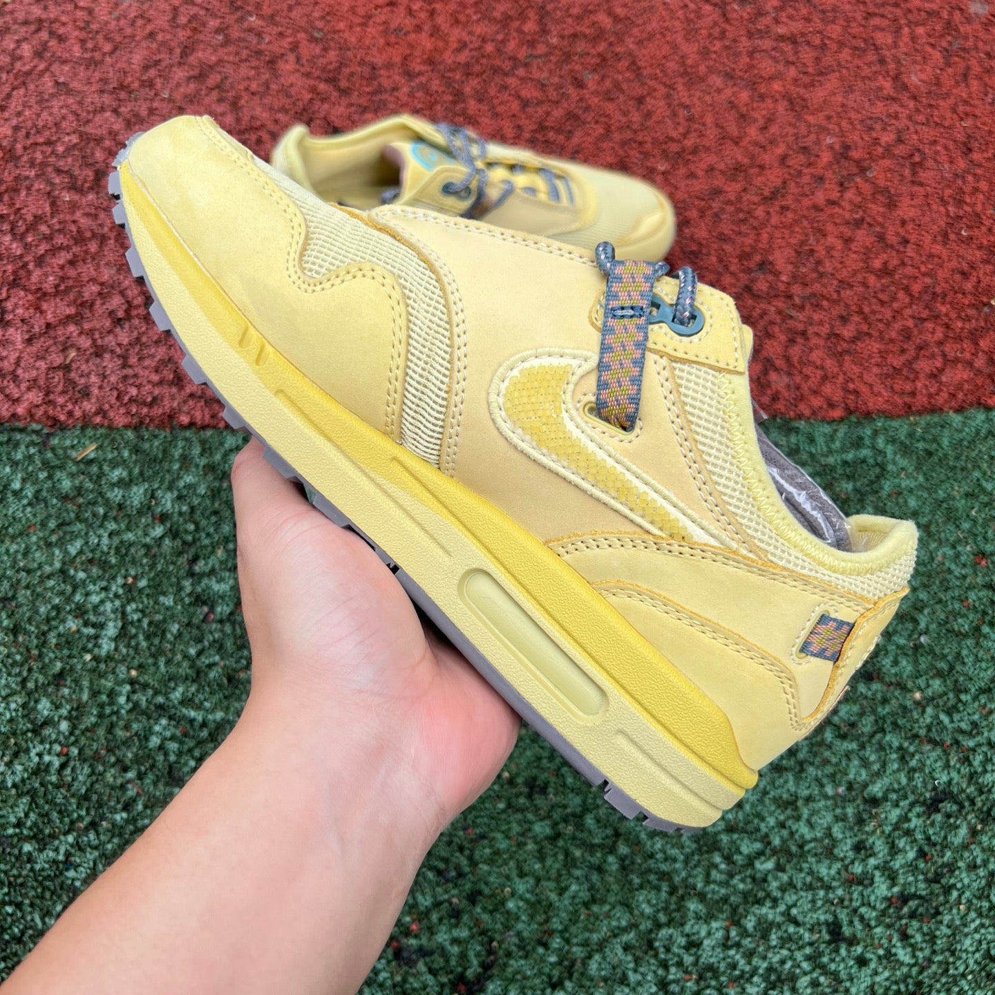 Travis Scott x Nike Air Max 1 "saturn gold" DO9392-700