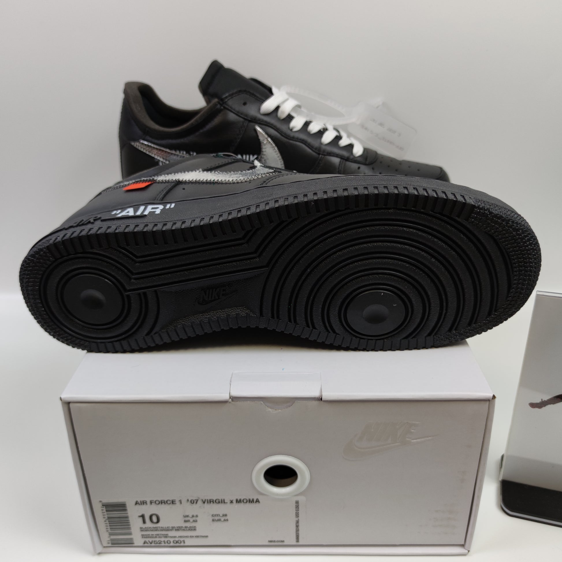 Off-White x MoMA x Nike Air Force 1 07 Virgil AV5210-001 - Fashion Sneaker1818