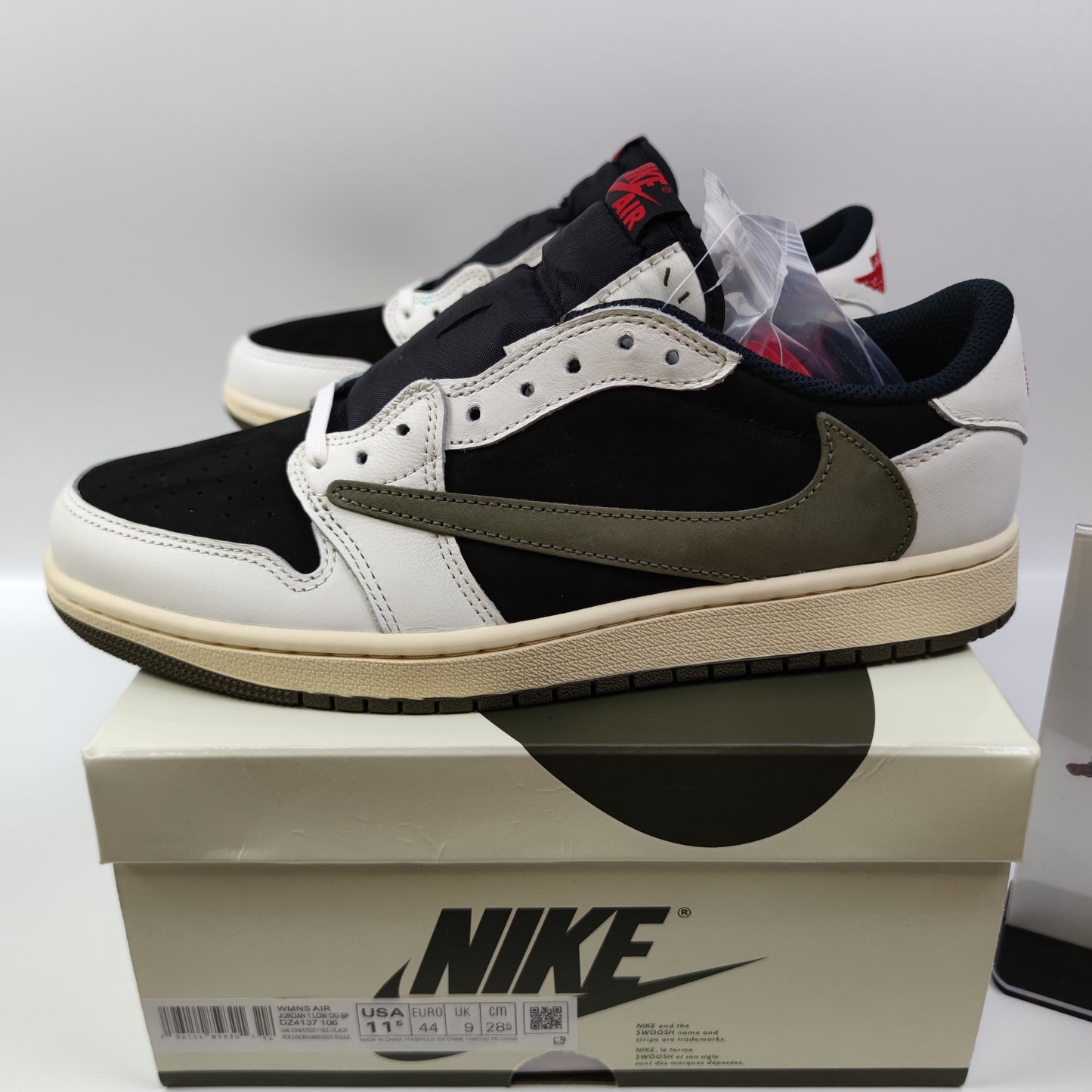 Travis Scott x Air Jordan 1 Low "Olive" DZ4137-106 - Fashion Sneaker1818