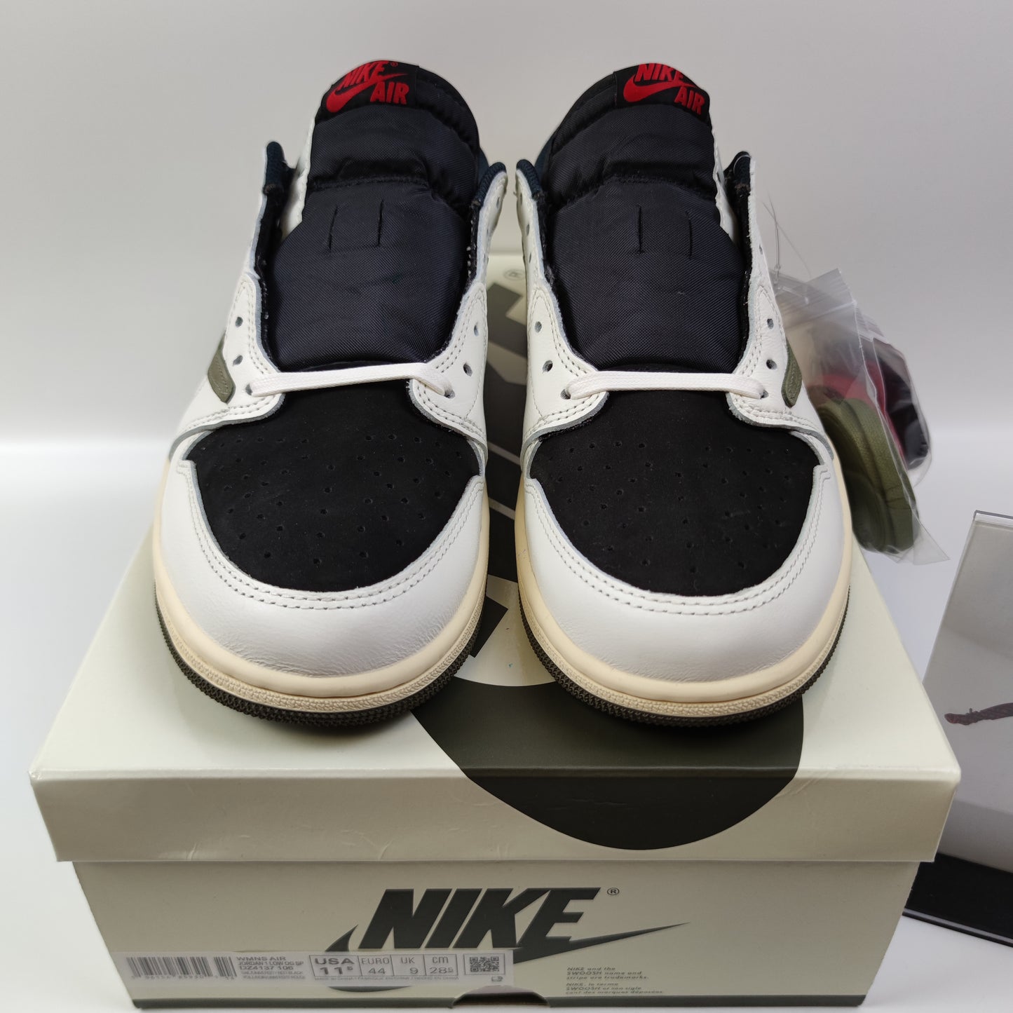 Travis Scott x Air Jordan 1 Low "Olive" DZ4137-106 - Fashion Sneaker1818