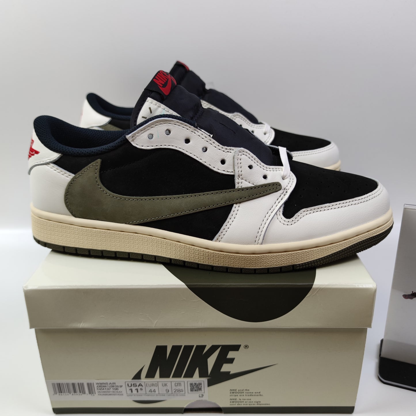 Travis Scott x Air Jordan 1 Low "Olive" DZ4137-106 - Fashion Sneaker1818