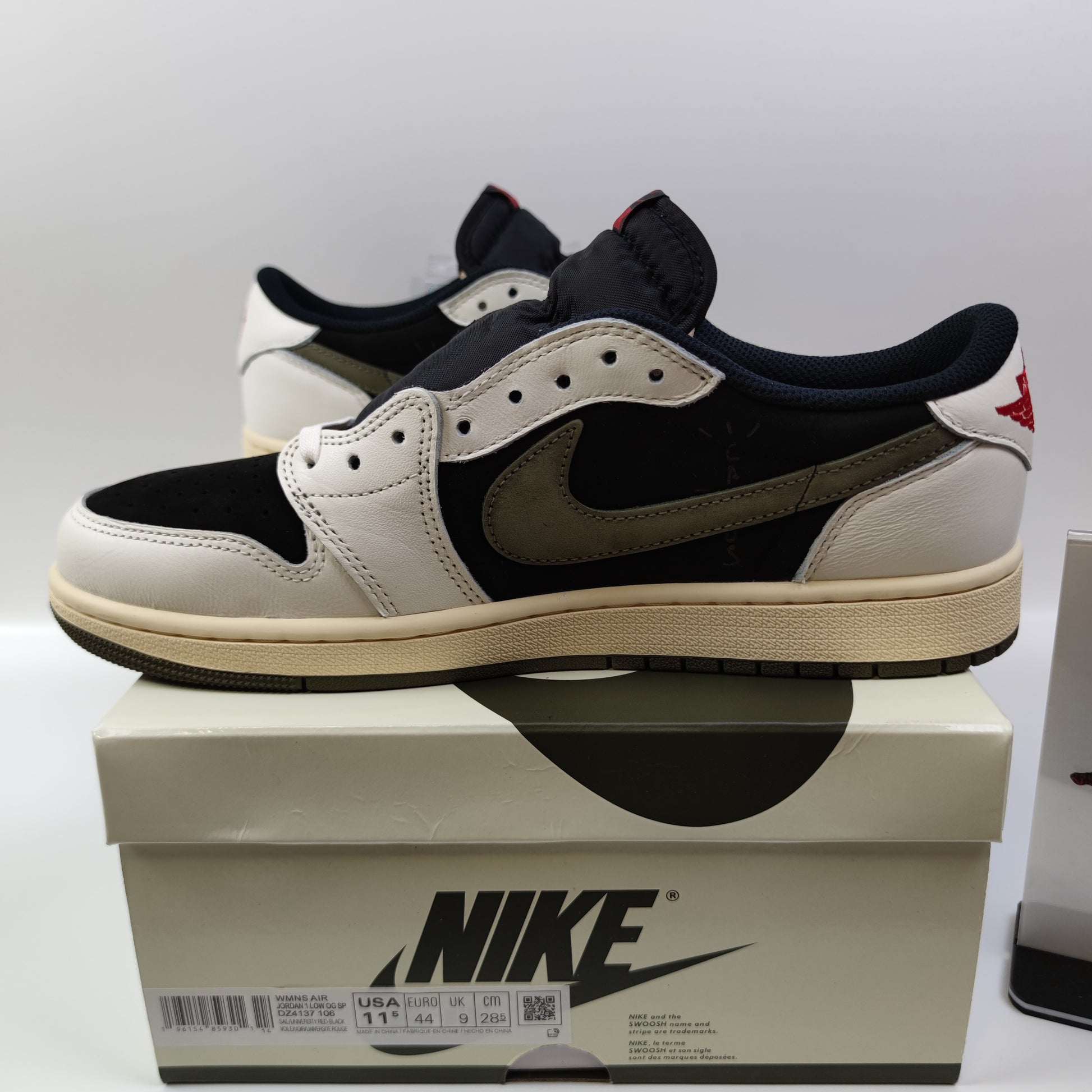 Travis Scott x Air Jordan 1 Low "Olive" DZ4137-106 - Fashion Sneaker1818