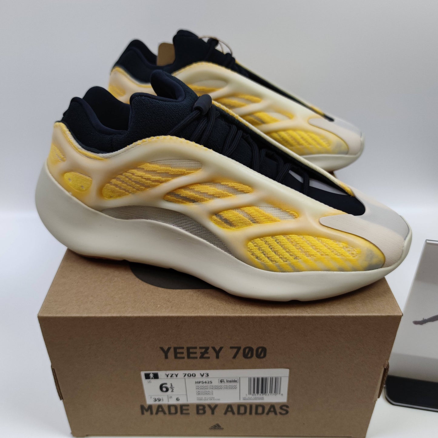 Adidas Originals Yeezy 700 V3 "Mono Safflower" HP5425 - Fashion Sneaker1818