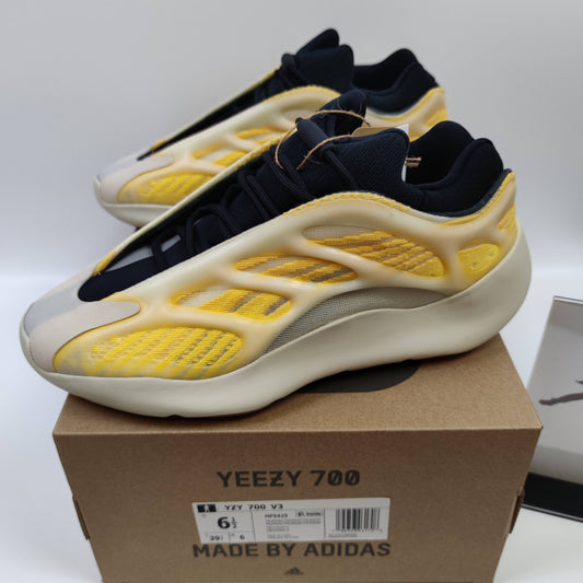 Adidas Originals Yeezy 700 V3 "Mono Safflower" HP5425 - Fashion Sneaker1818