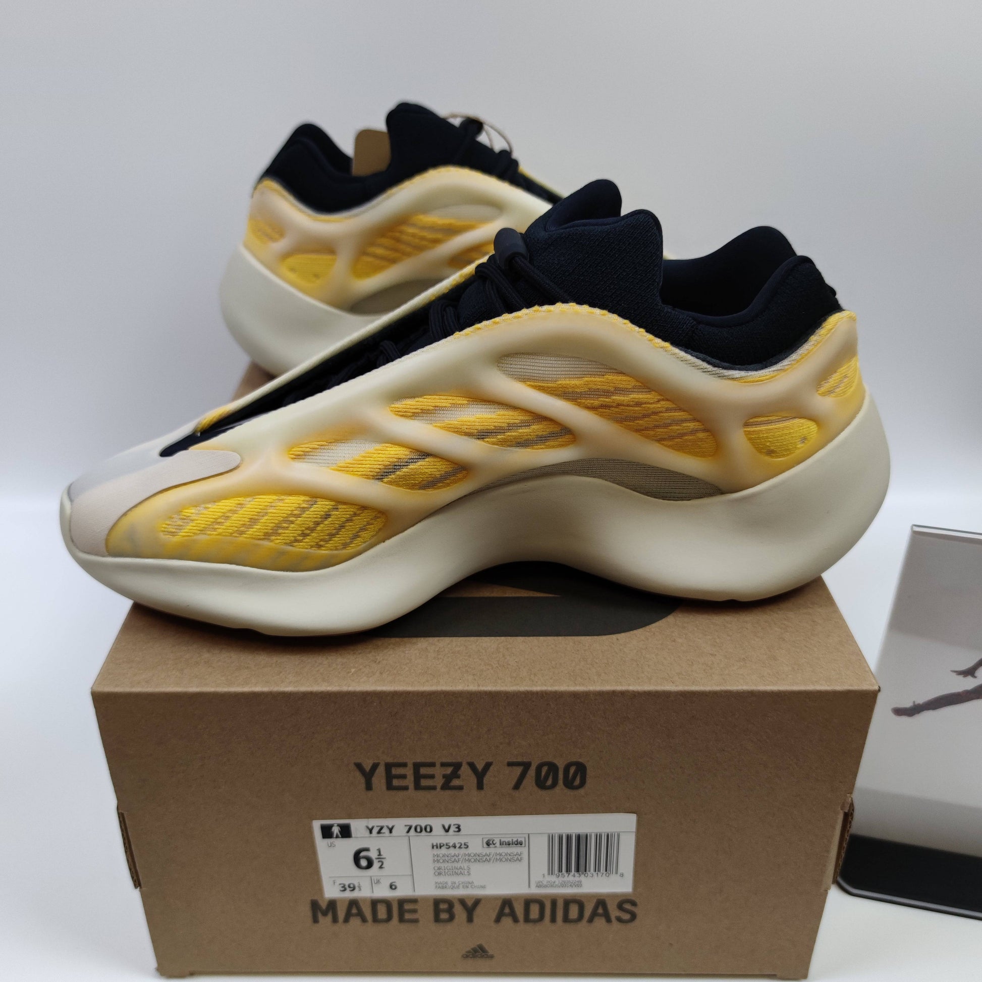 Adidas Originals Yeezy 700 V3 "Mono Safflower" HP5425 - Fashion Sneaker1818