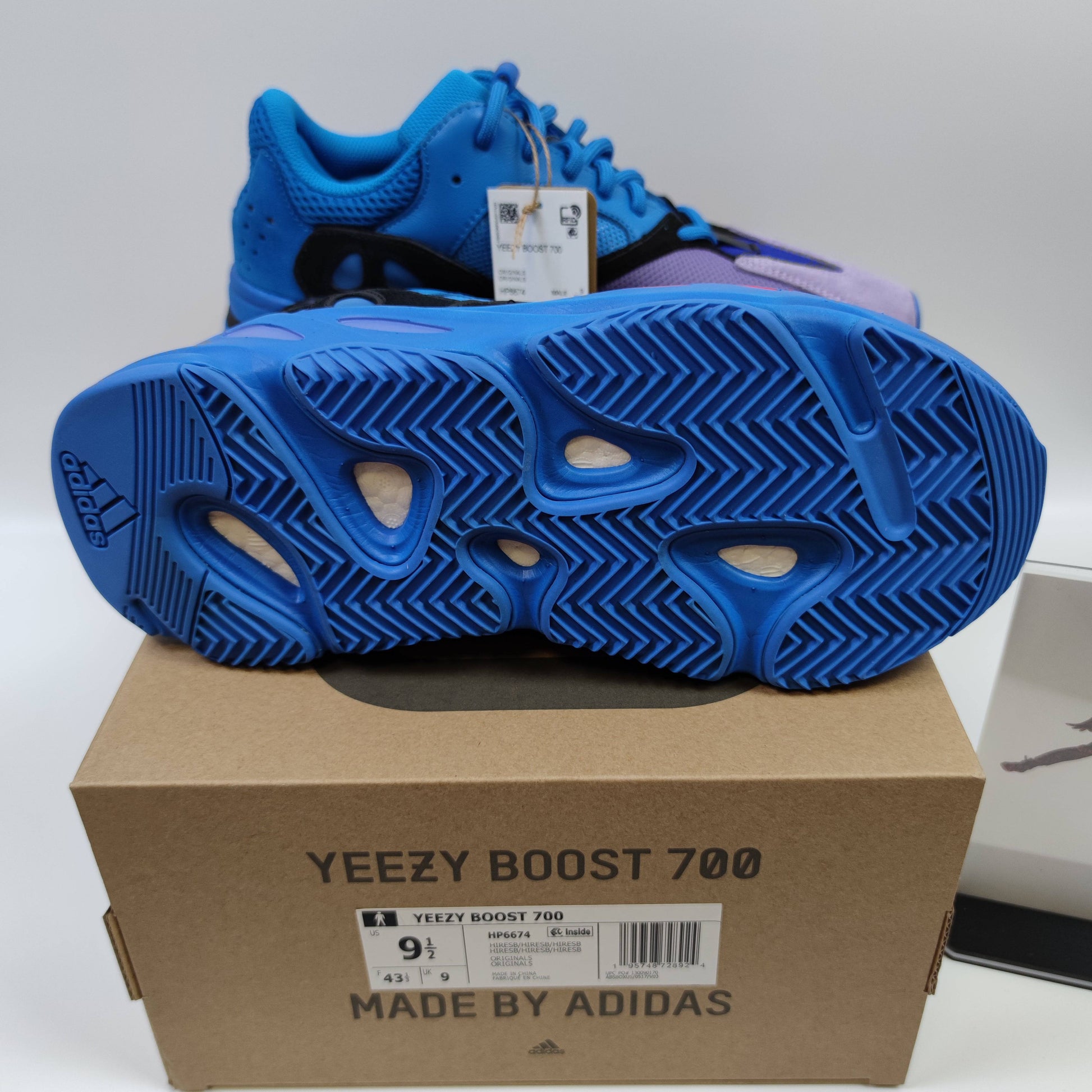 Adidas Originals Yeezy Boost 700 "Hi-Res Blue" HP6674 - Fashion Sneaker1818