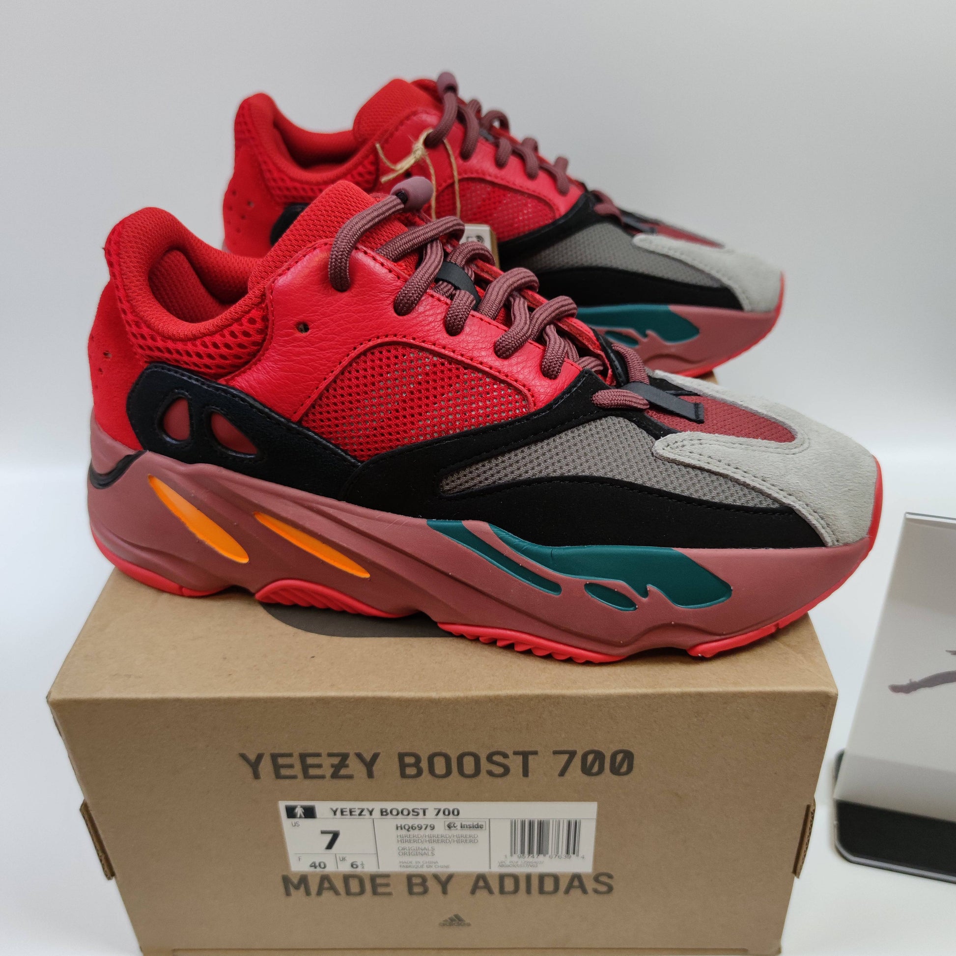 Adidas Originals Yeezy Boost 700 "Hi-Res Red" HQ6979 - Fashion Sneaker1818