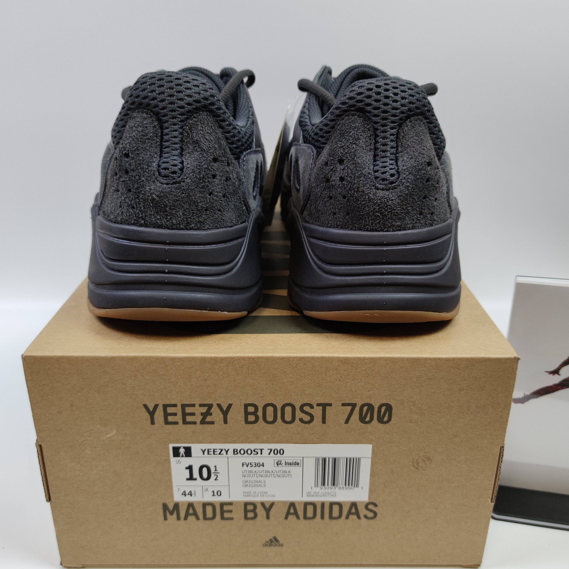 Adidas Originals Yeezy Boost 700 "Utility Black" FV5304 - Fashion Sneaker1818