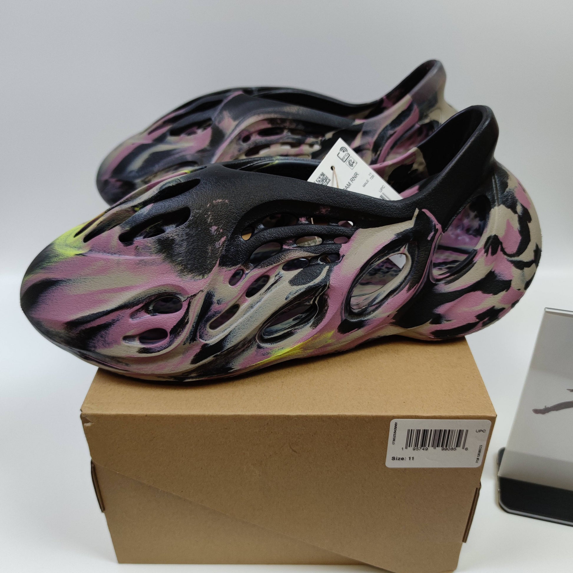 Adidas Originals Yeezy Foam Runner "MX Carbon" IG9562 - Fashion Sneaker1818