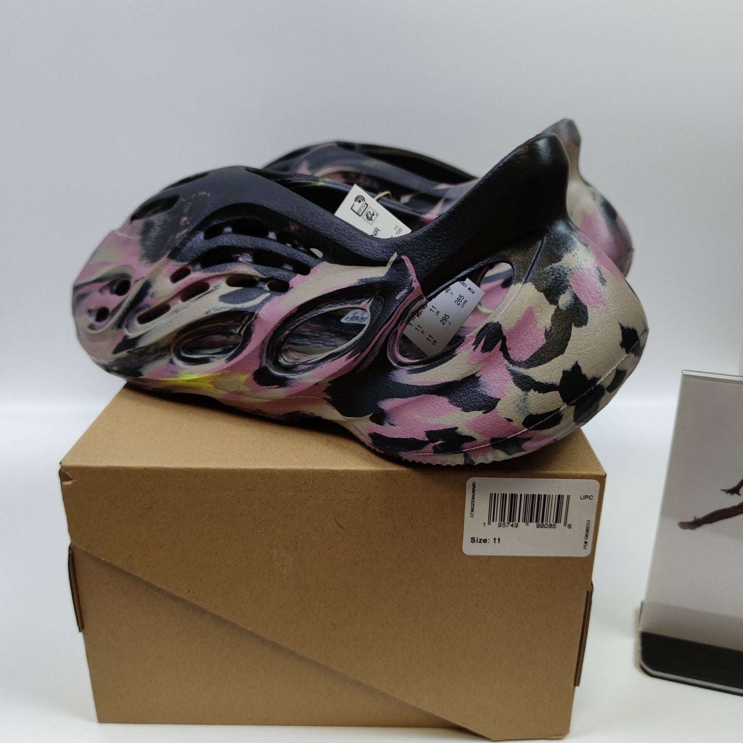 Adidas Originals Yeezy Foam Runner "MX Carbon" IG9562 - Fashion Sneaker1818