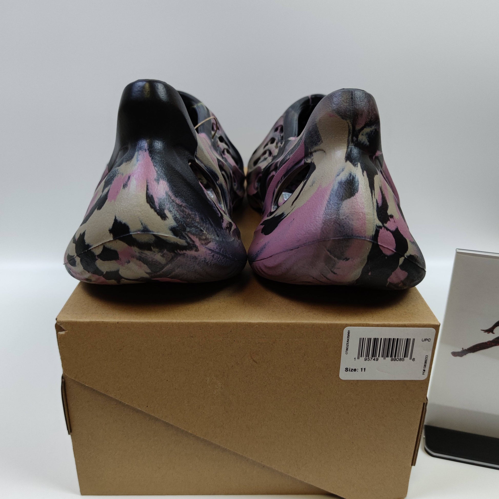 Adidas Originals Yeezy Foam Runner "MX Carbon" IG9562 - Fashion Sneaker1818