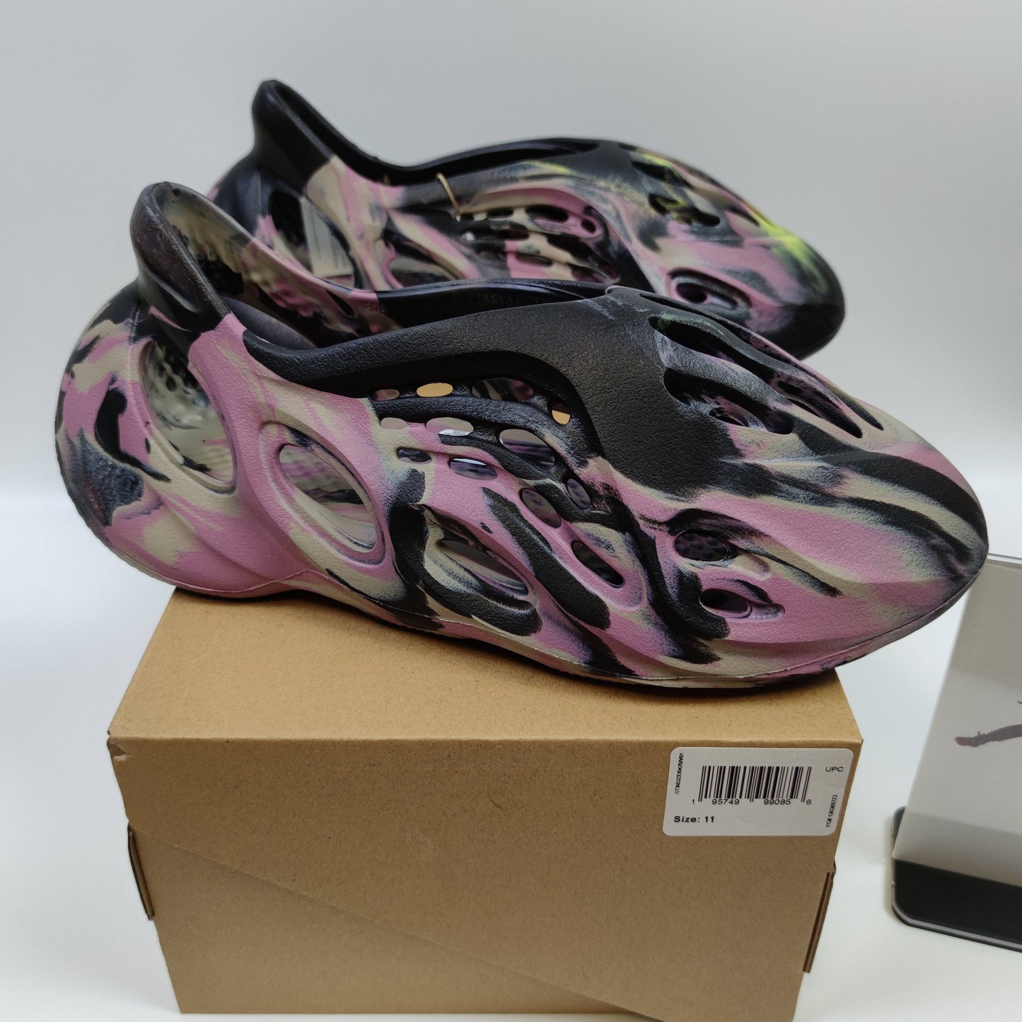 Adidas Originals Yeezy Foam Runner "MX Carbon" IG9562 - Fashion Sneaker1818