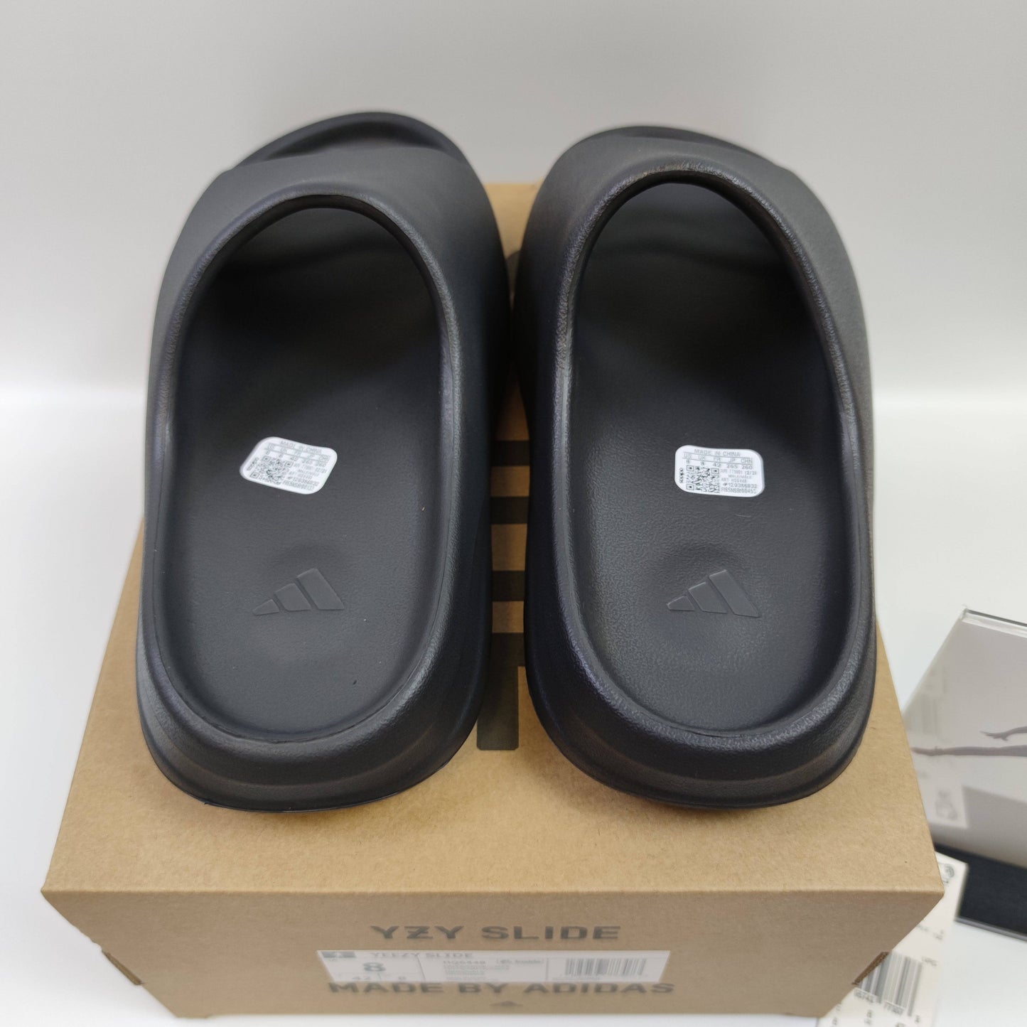 Adidas Originals Yeezy Slide "Onyx" HQ6448 - Fashion Sneaker1818