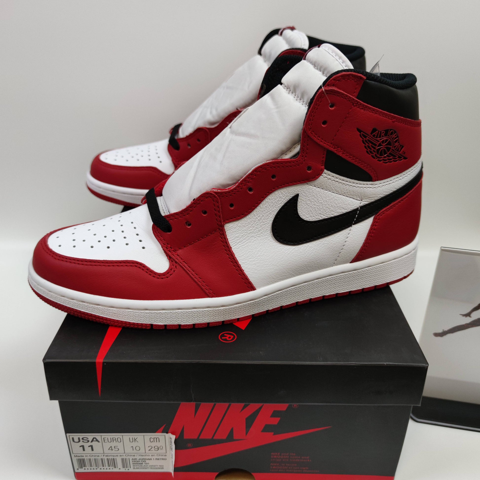 Air Jordan 1 Retro Chicago 555088-101 - Fashion Sneaker1818