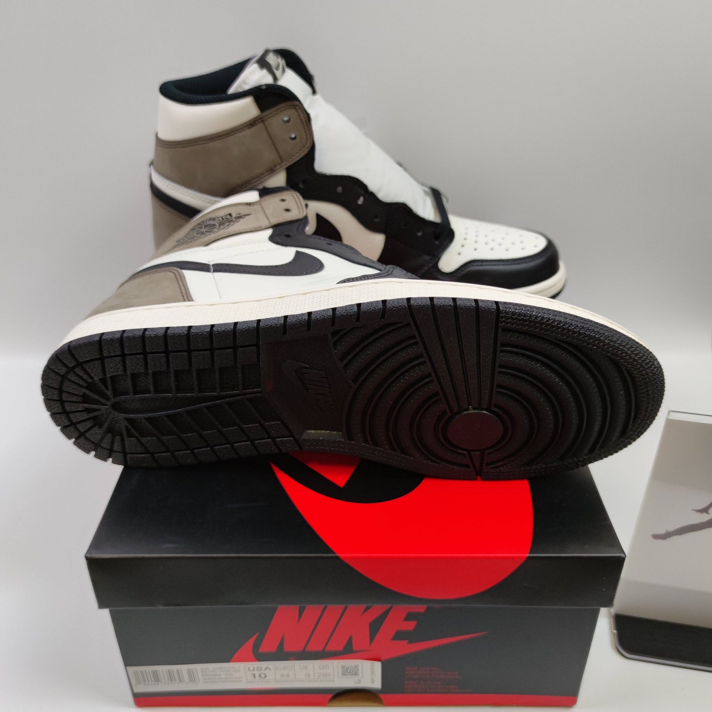 Air Jordan 1 Retro High OG "Dark Mocha" 555088-105 - Fashion Sneaker1818