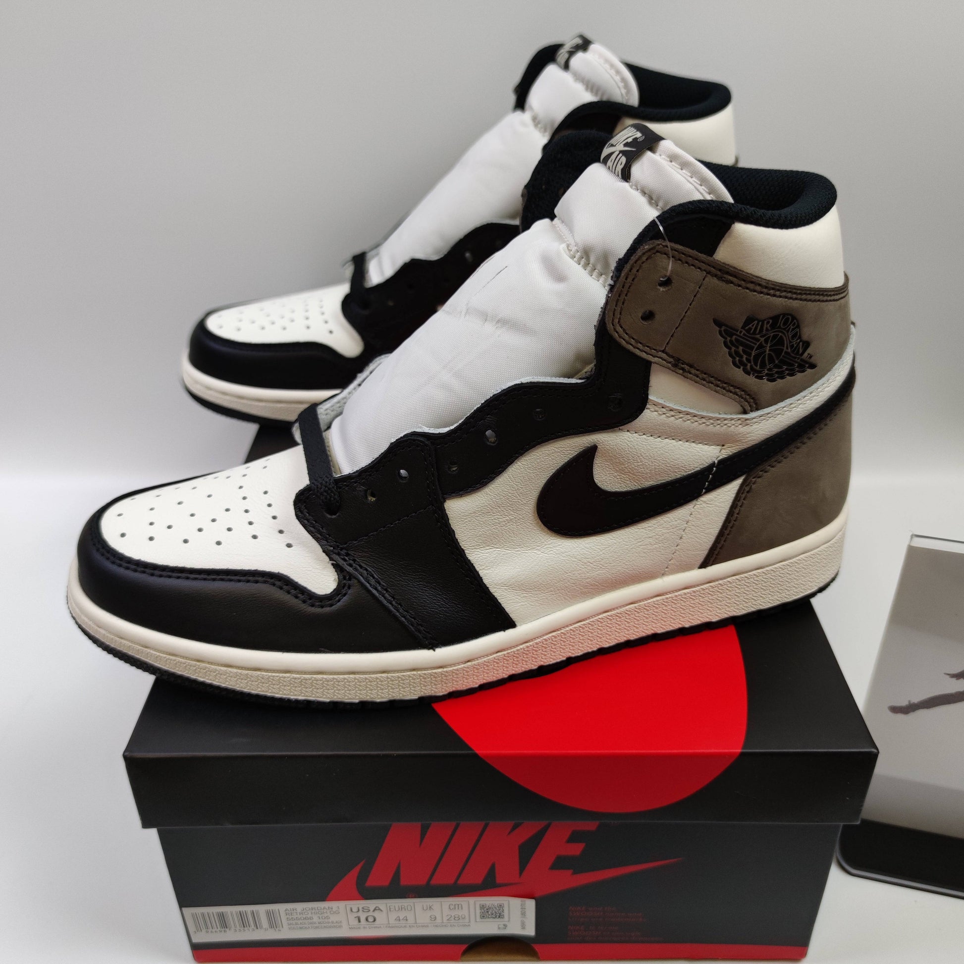 Air Jordan 1 Retro High OG "Dark Mocha" 555088-105 - Fashion Sneaker1818