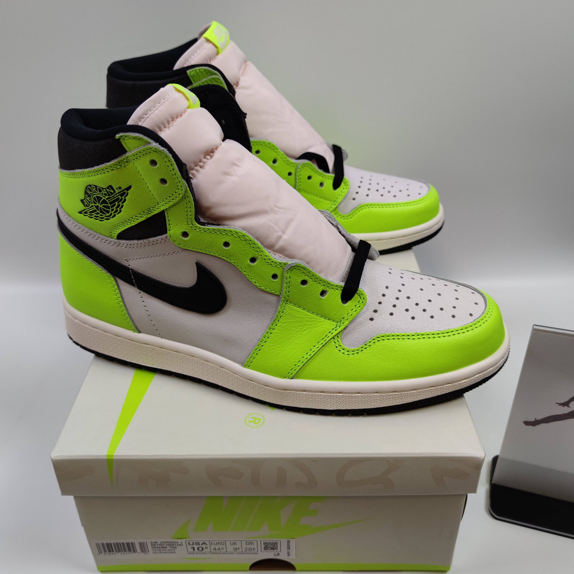 Air Jordan 1 Retro High OG "Volt" 555088-702 - Fashion Sneaker1818