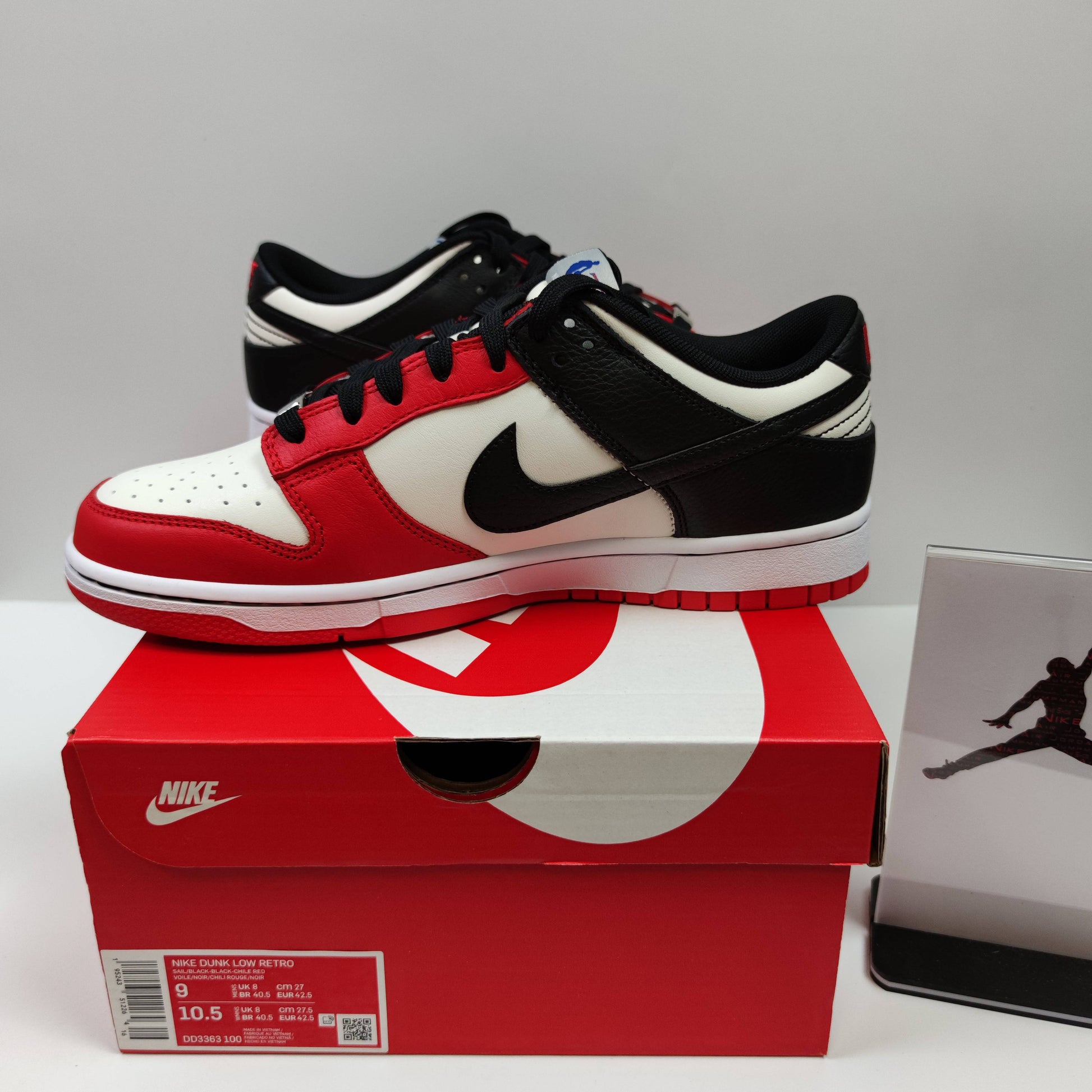 NBA x Nike Dunk Low EMB "Chicago" DD3363-100 - Fashion Sneaker1818