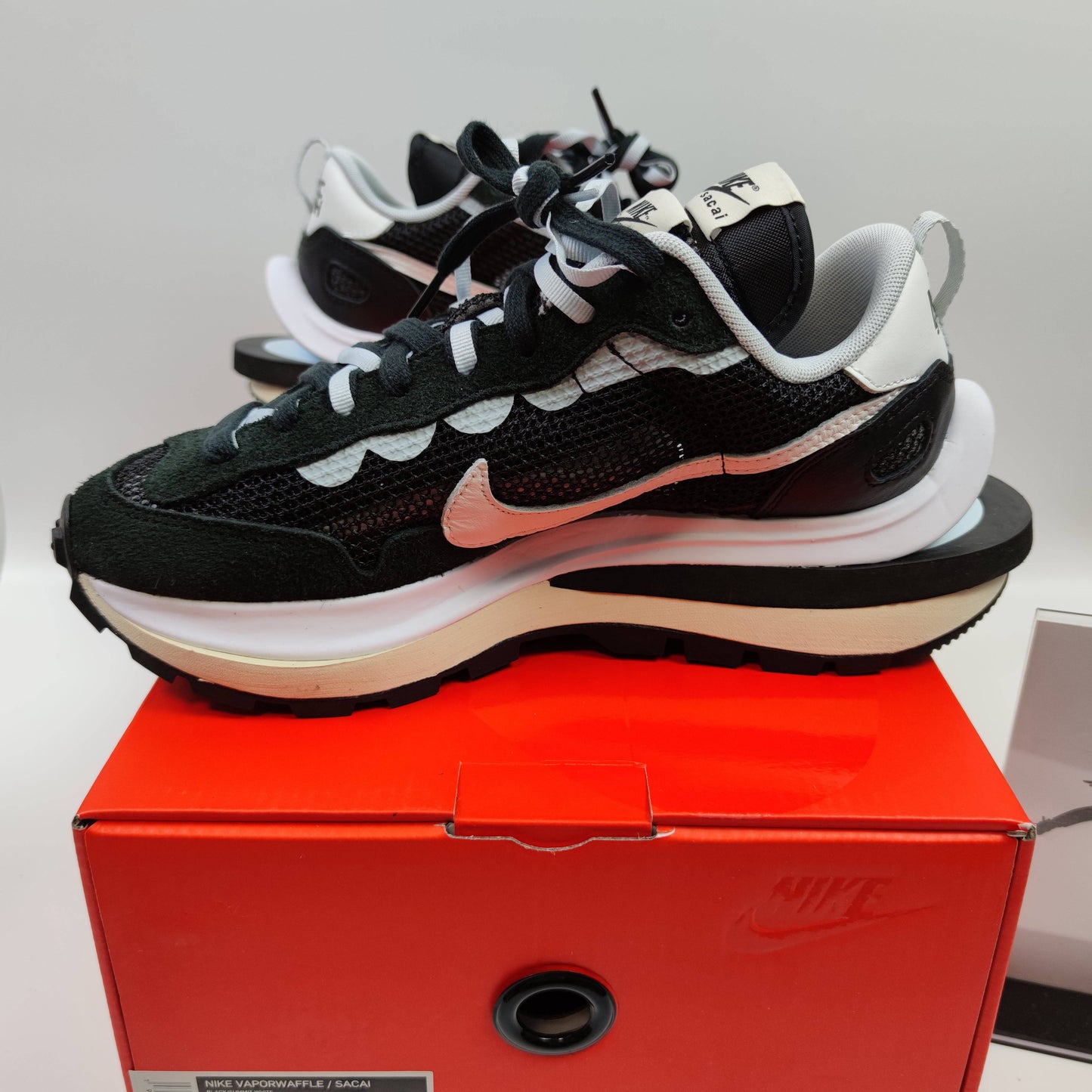 Sacai x Nike VaporWaffle "Black and White" CV1363-001 - Fashion Sneaker1818