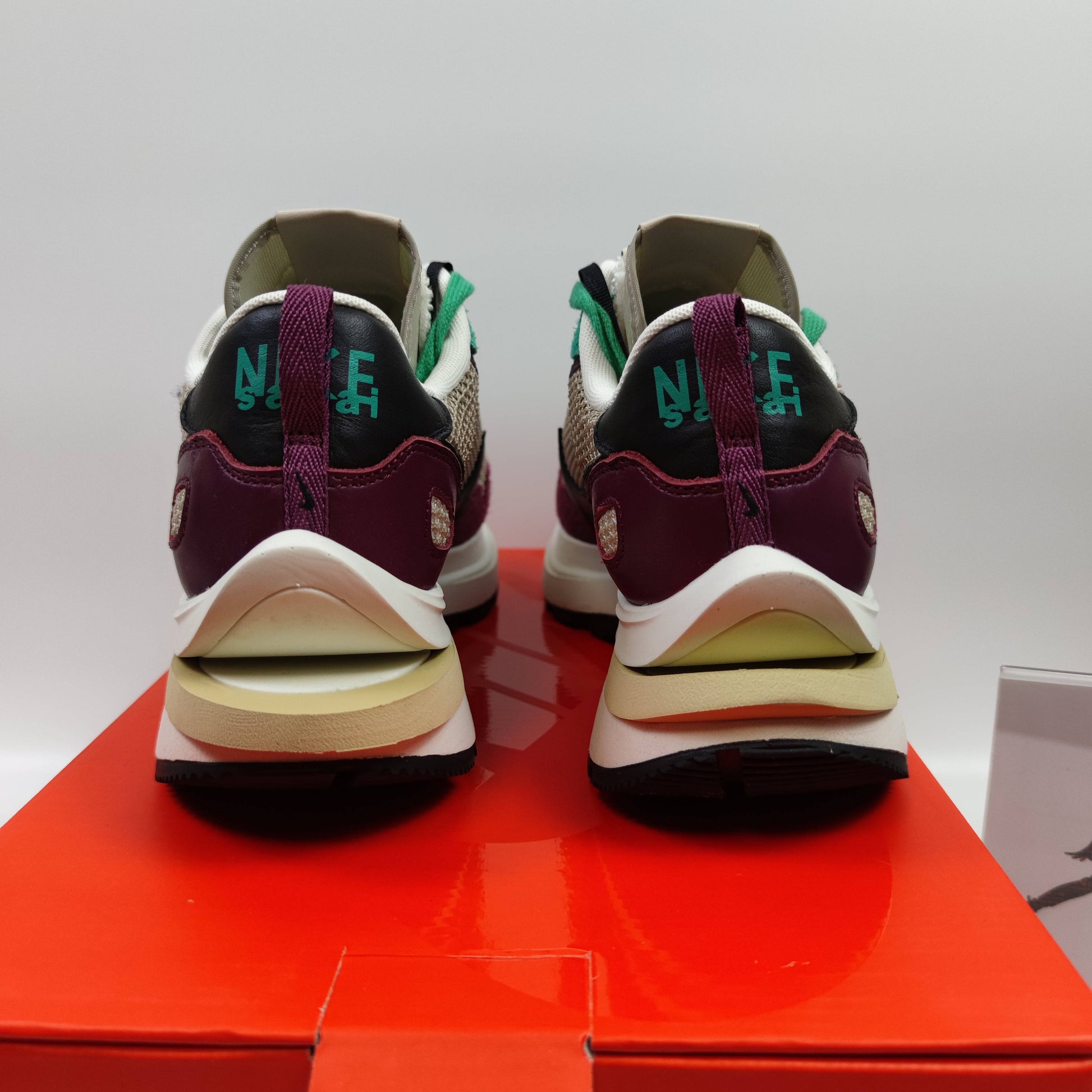 Sacai x Nike VaporWaffle "String Villain Red" DD3035-200 - Fashion Sneaker1818