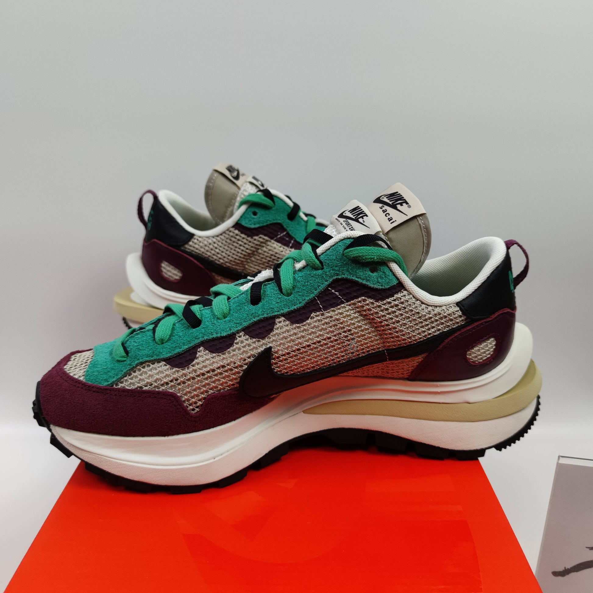 Sacai x Nike VaporWaffle "String Villain Red" DD3035-200 - Fashion Sneaker1818