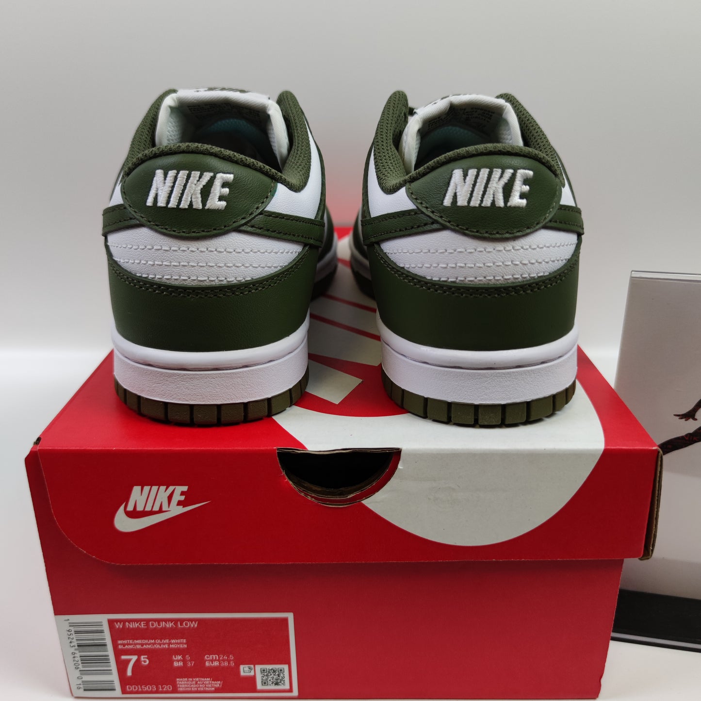 Nike Dunk Low "Medium Olive" DD1503-120 - Fashion Sneaker1818